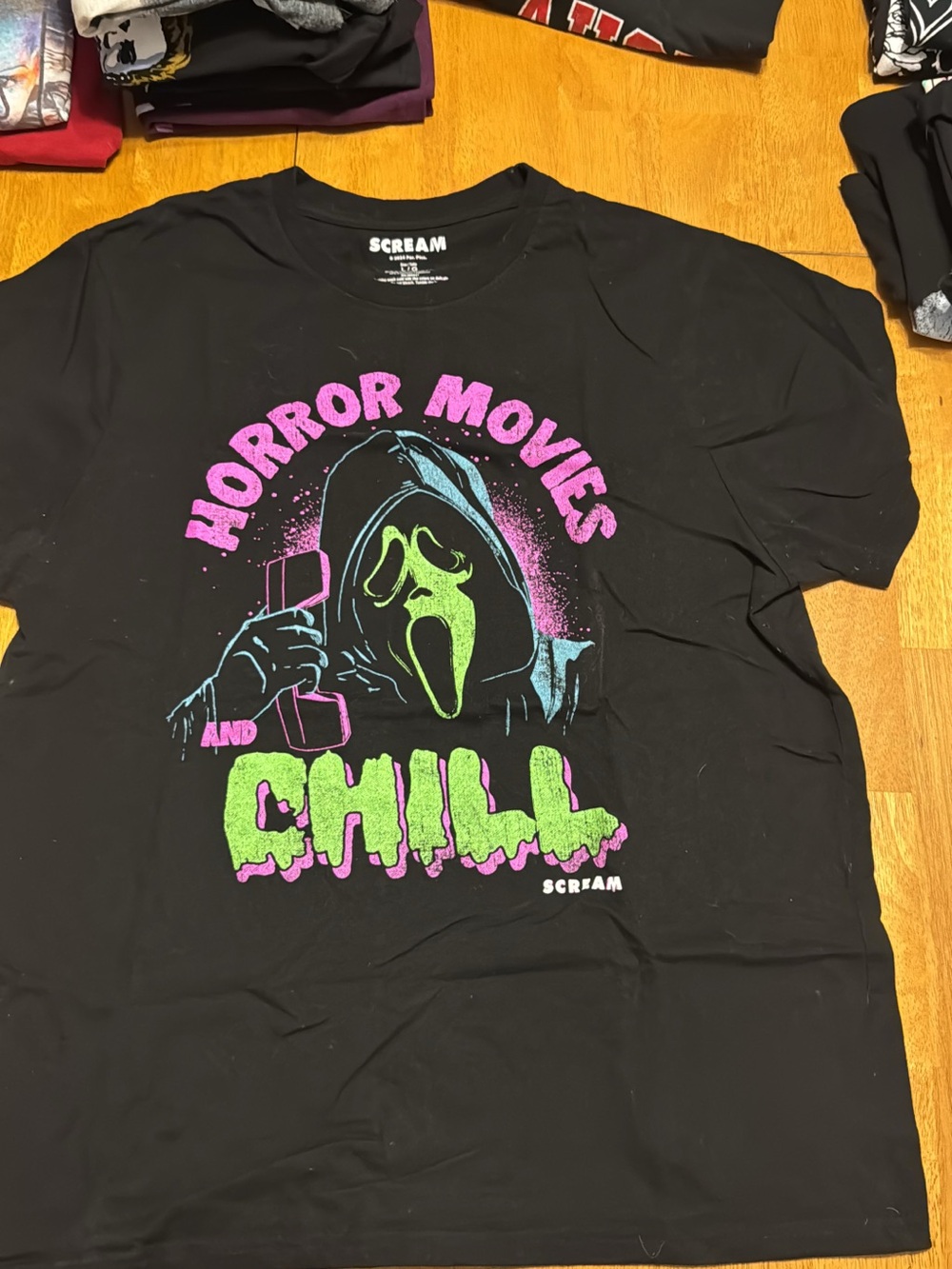 SCREAM 'Horror Movies and Chill' Graphic Tee - Black